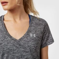 Under Armour Twist Tech V-Neck T-Shirt -Regatta Store go 201788 d