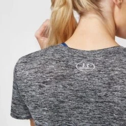 Under Armour Twist Tech V-Neck T-Shirt -Regatta Store go 201788 e